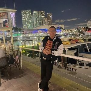 Meet your Posher, Luis alberto